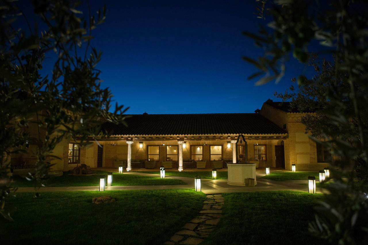Posada Isabel De Castilla Madrigal de las Altas Torres Kültér fotó